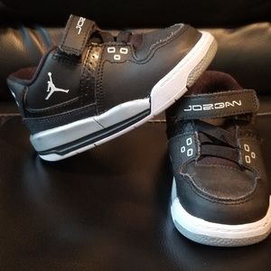 Jordan Flight 23 Little Kids Shoes (size 6c) 🎱